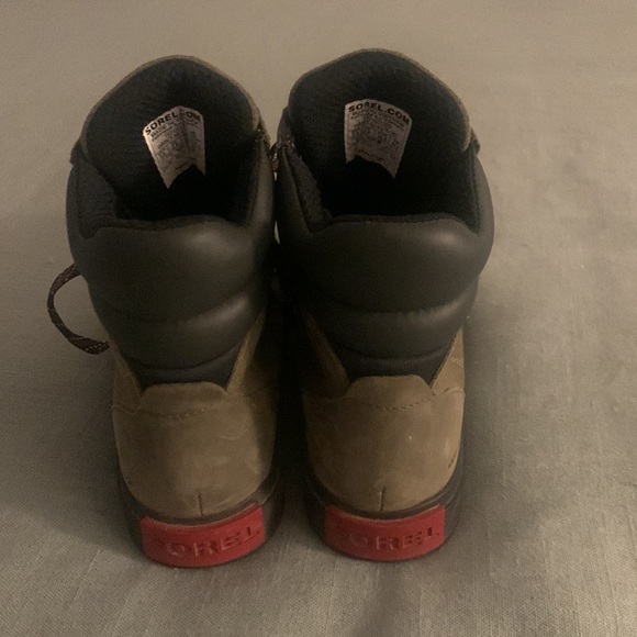 Womens Olive green Sorel boots (waterproof) - Picture 3 of 5